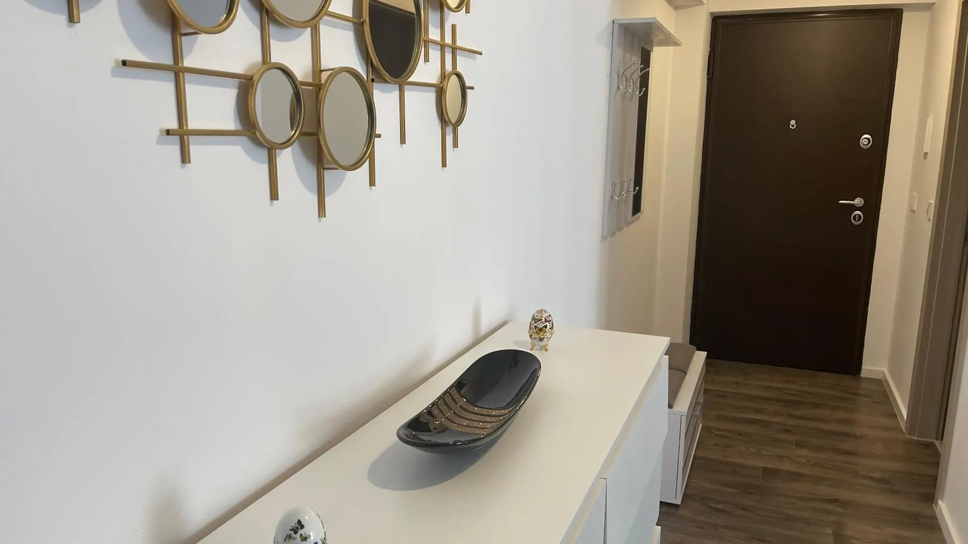 Luxury Apartment - Pipera Metro Station - Near Promenada Mall Bucharest Romania