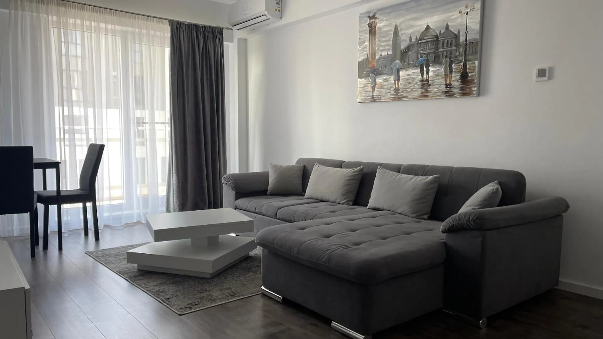 Luxury Apartment - Pipera Metro Station - Near Promenada Mall location