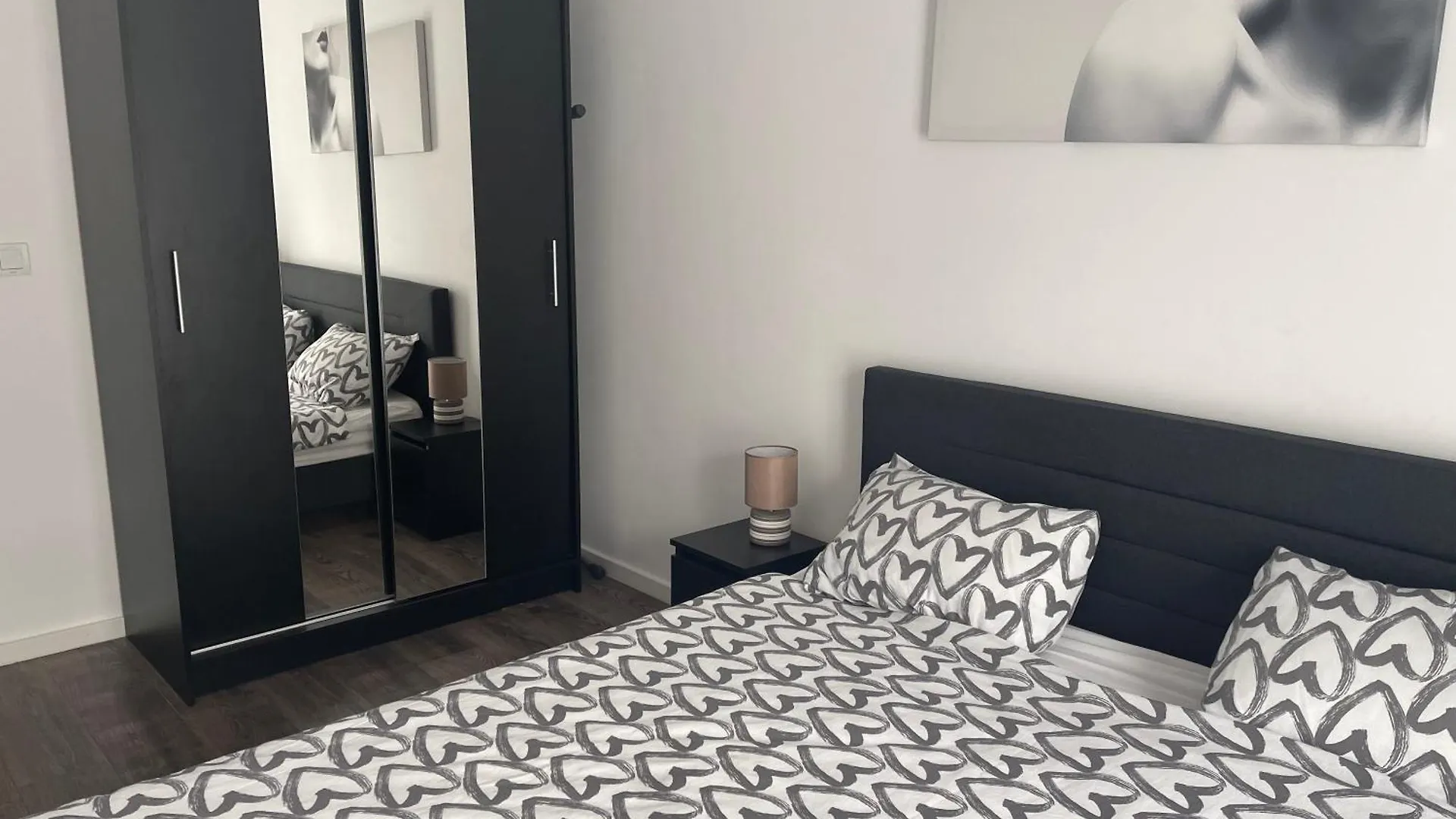Luxury Apartment - Pipera Metro Station - Near Promenada Mall Bucharest