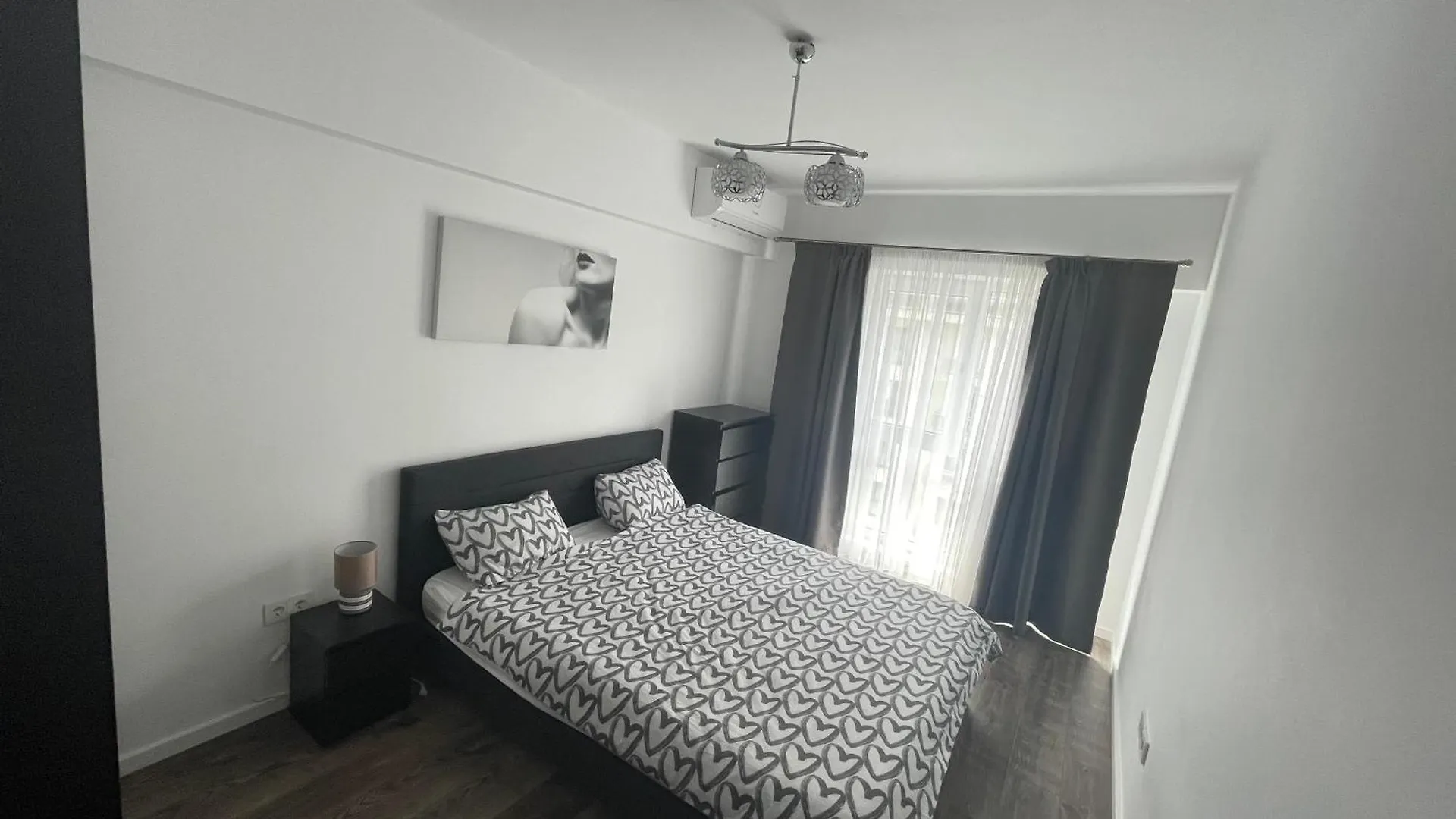 Luxury Apartment - Pipera Metro Station - Near Promenada Mall Bucharest 0*,
